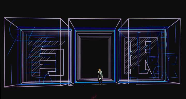 《舞台有限,人生无限》 刘晓雨