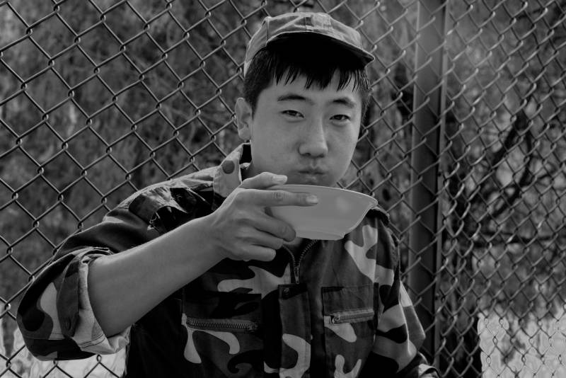 《苦中寻乐》 苏午