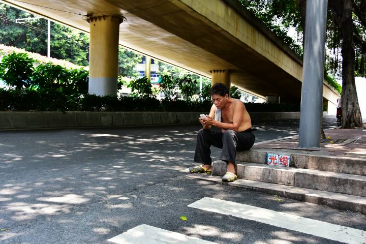 《桥下执迷》 马晋芝
