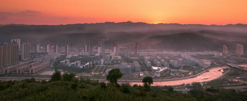 《余晖耀吕院》 李志
